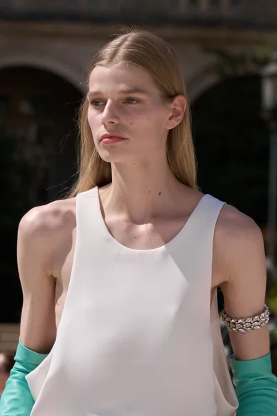 Look 48